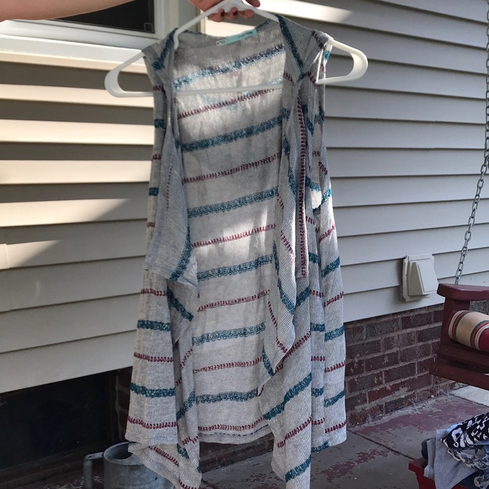 Hooded summer sweater vest